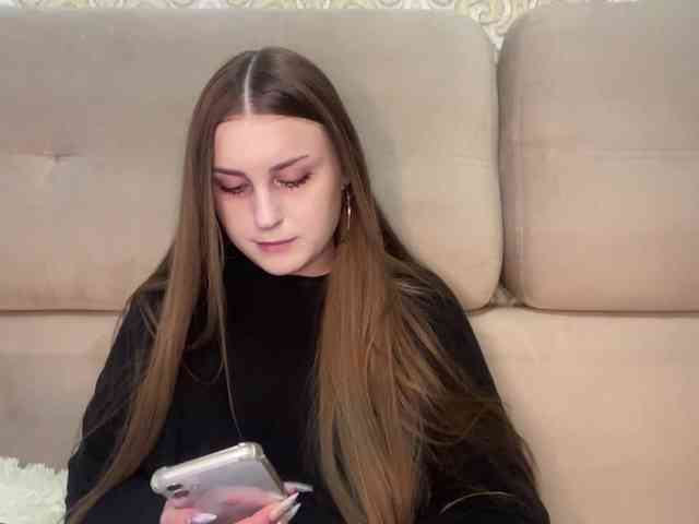 EmelineVayda webcam