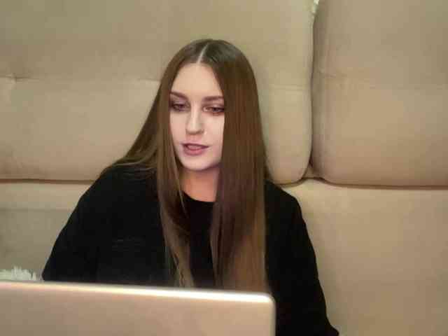 EmelineVayda webcam