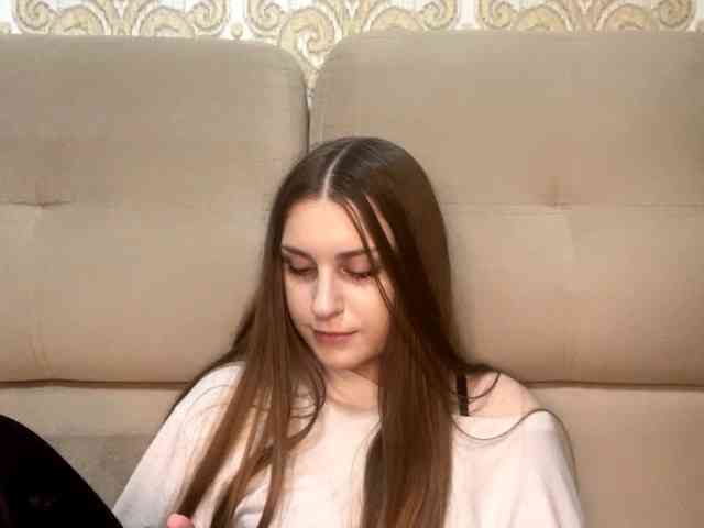 EmelineVayda webcam