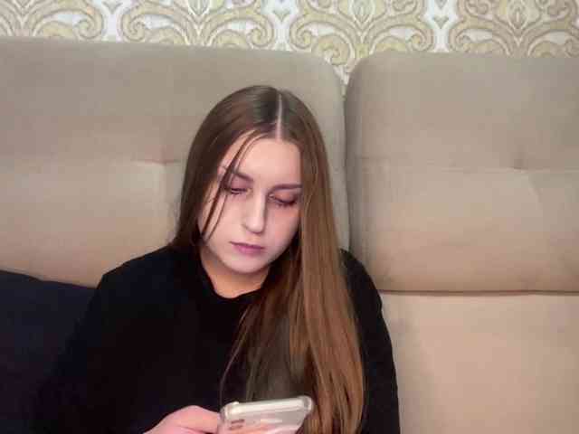 EmelineVayda webcam