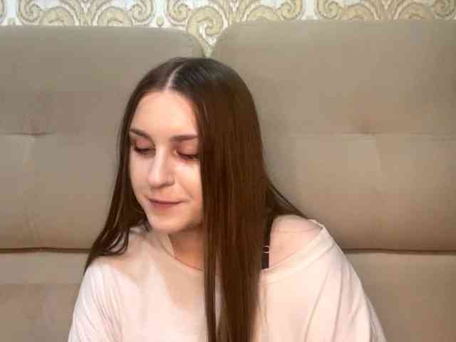 EmelineVayda webcam