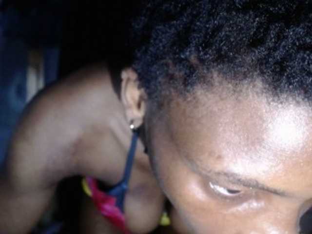 Hornybum1 live cam on BongaCams