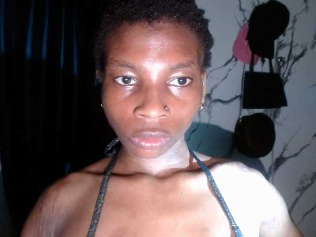 Hornybum1 live cam on BongaCams