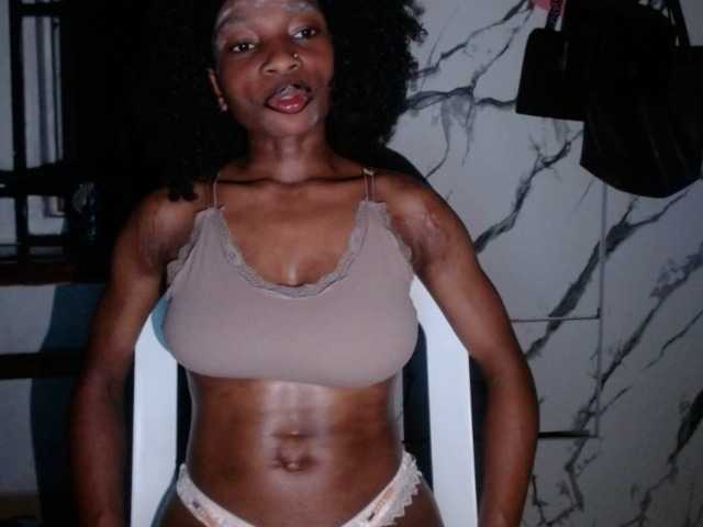 Hornybum1 live cam on BongaCams