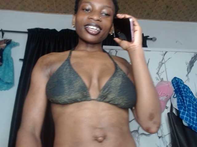 Hornybum1 live cam on BongaCams