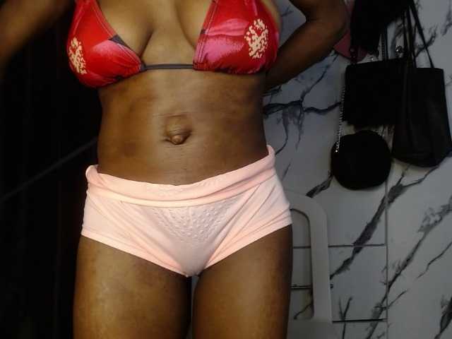 Hornybum1 live cam on BongaCams