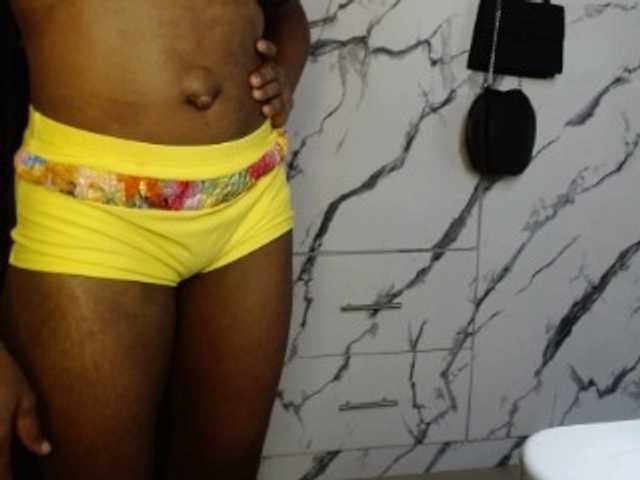 Hornybum1 live cam on BongaCams
