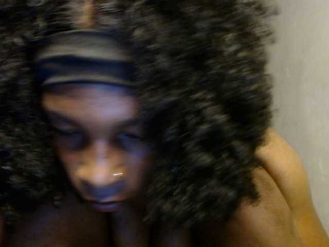 Hornybum1 live cam on BongaCams