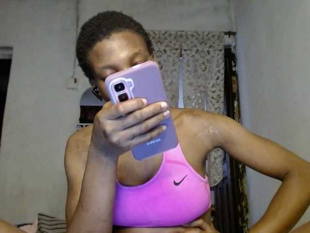 Hornybum1, en vivo ahora en BongaCams