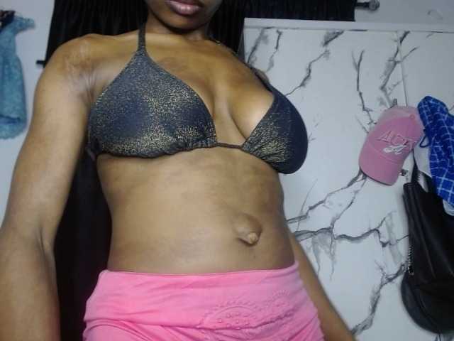 Hornybum1 live cam on BongaCams