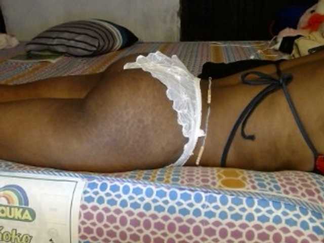 Hornybum1 live cam on BongaCams