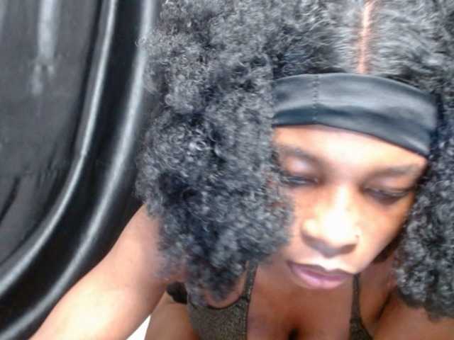 Hornybum1 live cam on BongaCams