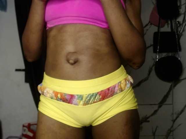 Hornybum1 live cam on BongaCams