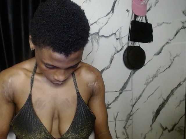 Hornybum1 live cam on BongaCams