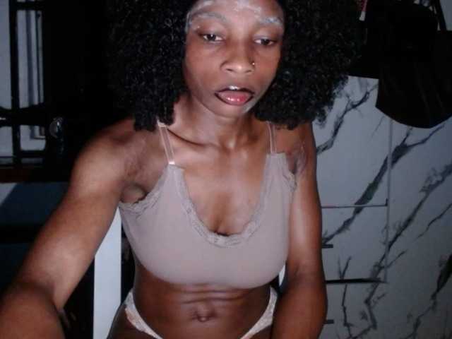 Hornybum1 live cam on BongaCams