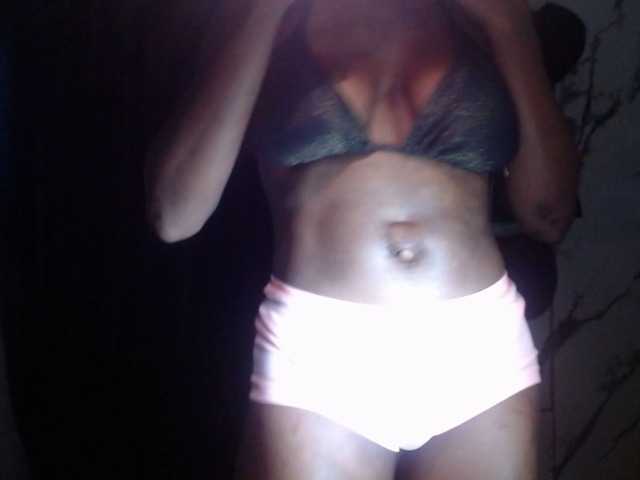 Hornybum1 live cam on BongaCams