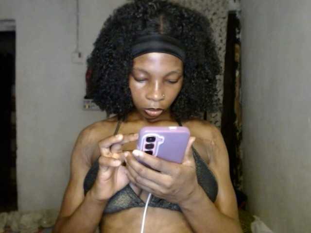 Hornybum1 live cam on BongaCams