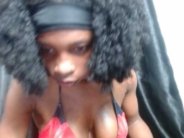 Hornybum1 live cam on BongaCams