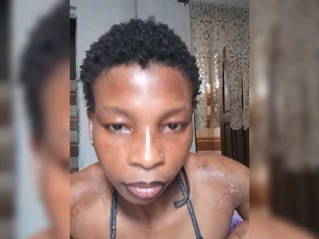 Hornybum1 live cam on BongaCams
