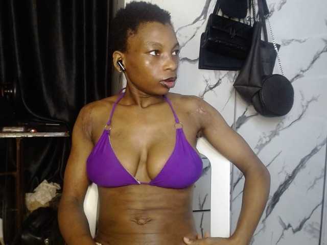 Hornybum1 live cam on BongaCams