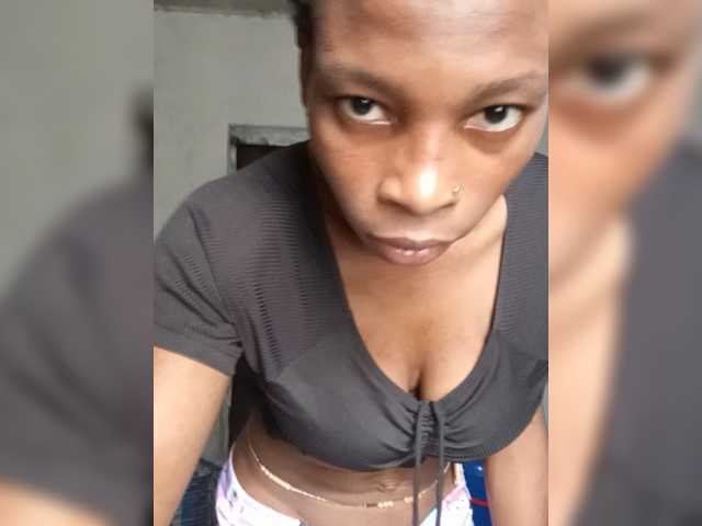 Hornybum1 live cam on BongaCams