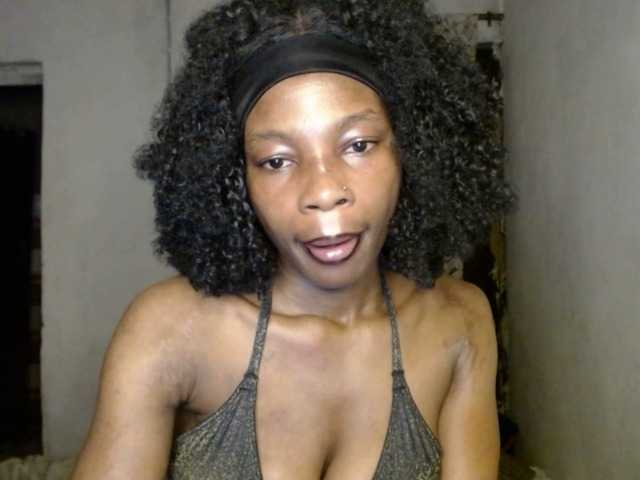 Hornybum1 live cam on BongaCams