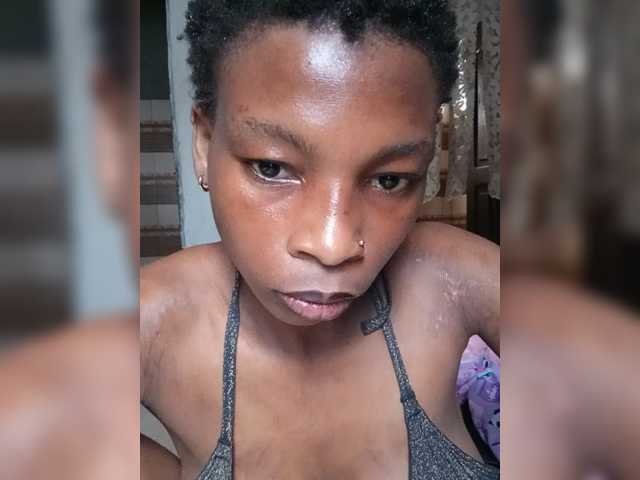 Hornybum1 live cam on BongaCams