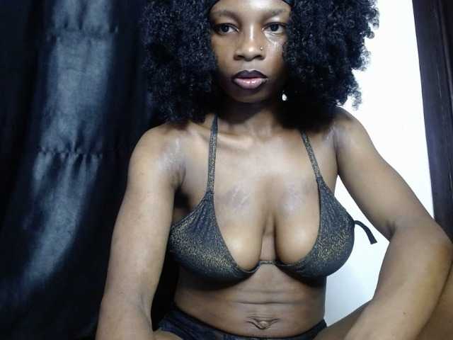 Hornybum1 live cam on BongaCams