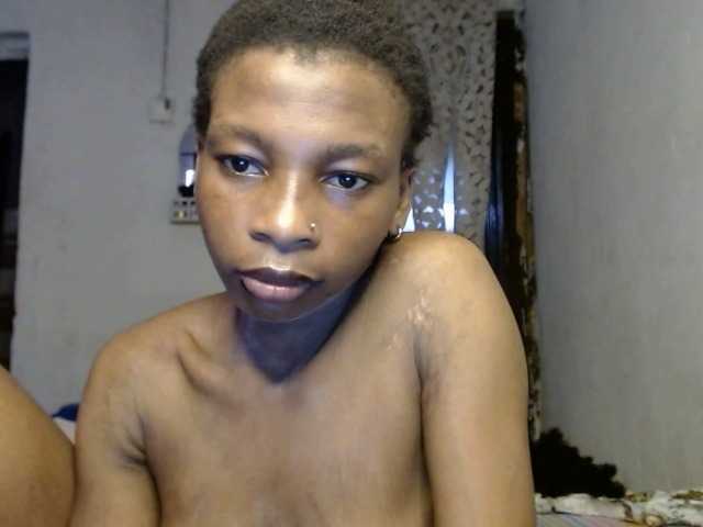 Hornybum1 live cam on BongaCams