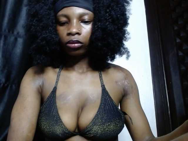 Hornybum1 live cam on BongaCams
