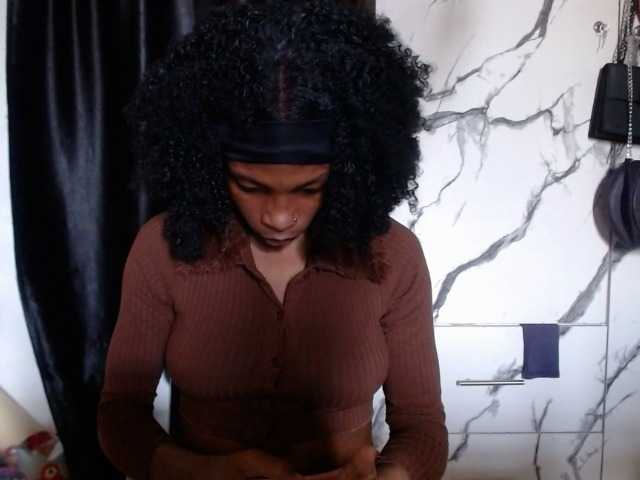 Hornybum1 live cam on BongaCams
