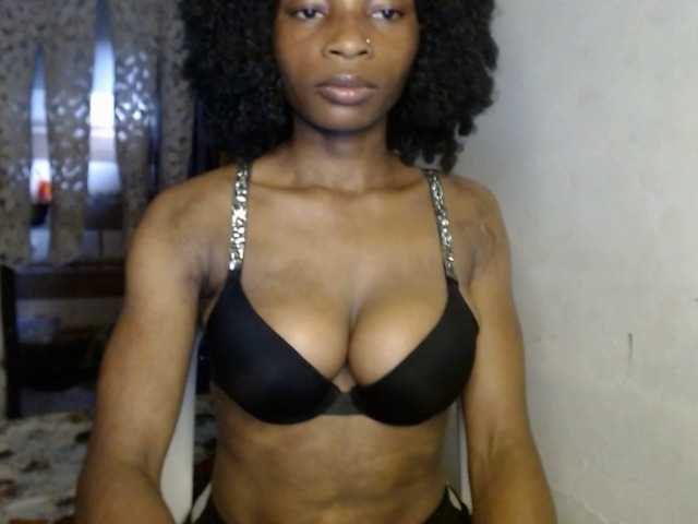 Hornybum1 live cam on BongaCams