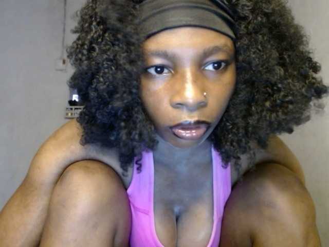 Hornybum1 live cam on BongaCams