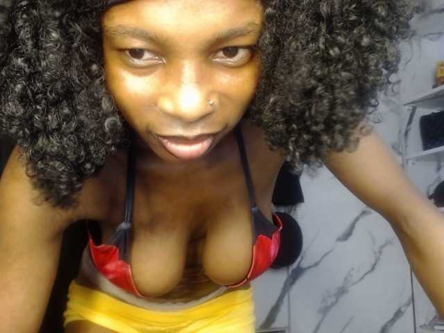 Hornybum1 live cam on BongaCams