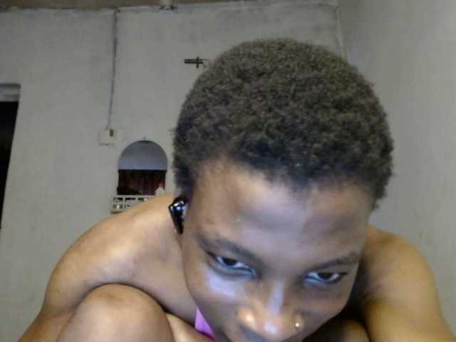 Hornybum1, en directo ahora en BongaCams