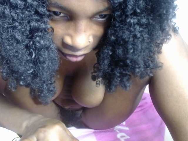 Hornybum1 live cam on BongaCams