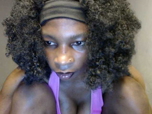 Hornybum1 live cam on BongaCams