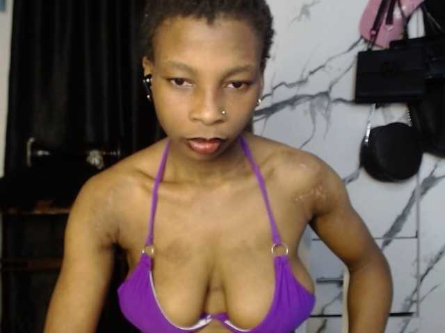 Hornybum1 live cam on BongaCams