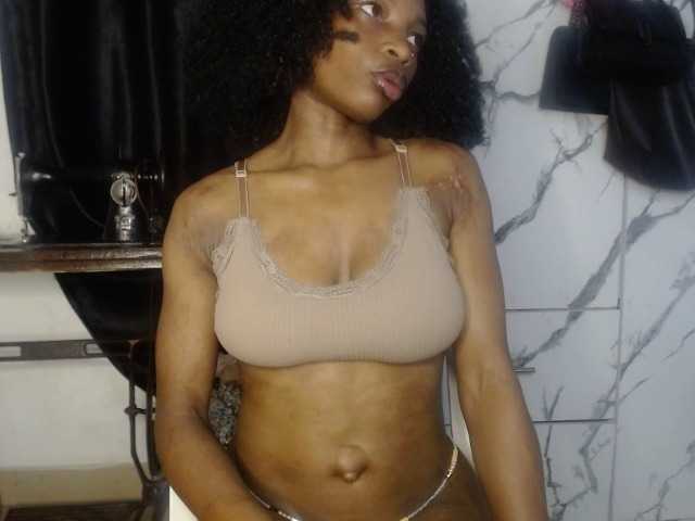 Hornybum1 live cam on BongaCams