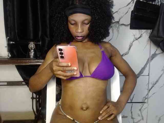 Hornybum1 webcam