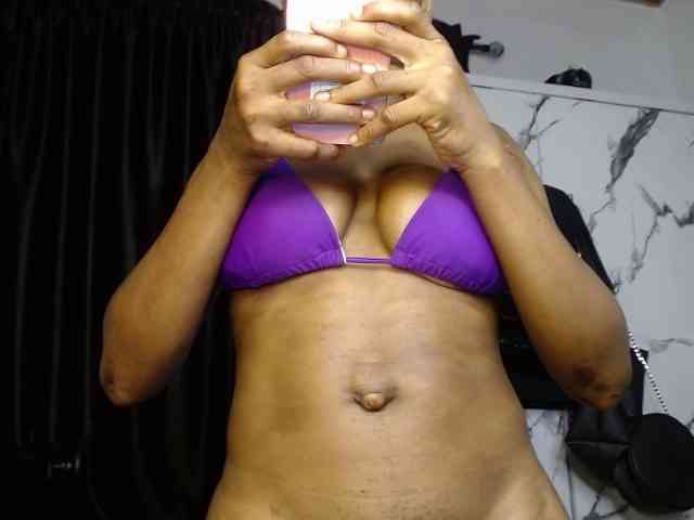 Hornybum1 webcam