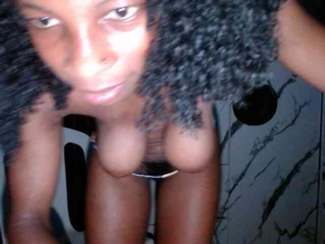 Hornybum1 webcam