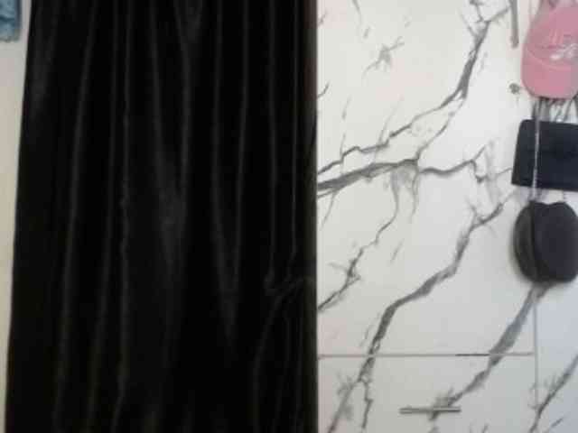 Hornybum1 webcam