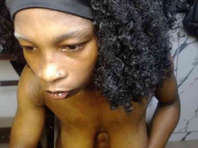 Hornybum1 webcam