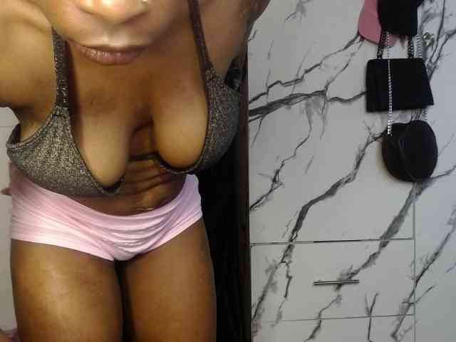 Hornybum1 webcam