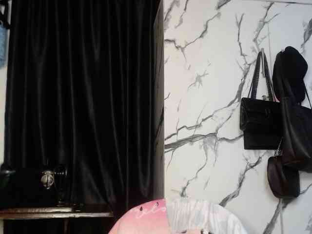 Hornybum1 webcam