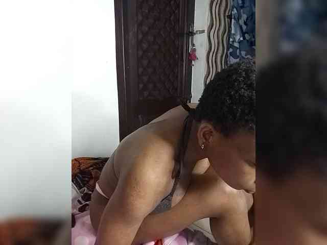 Hornybum1 webcam