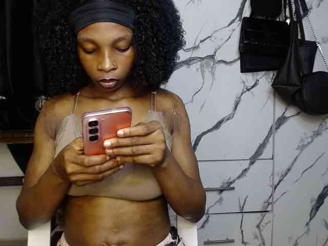 Hornybum1 webcam
