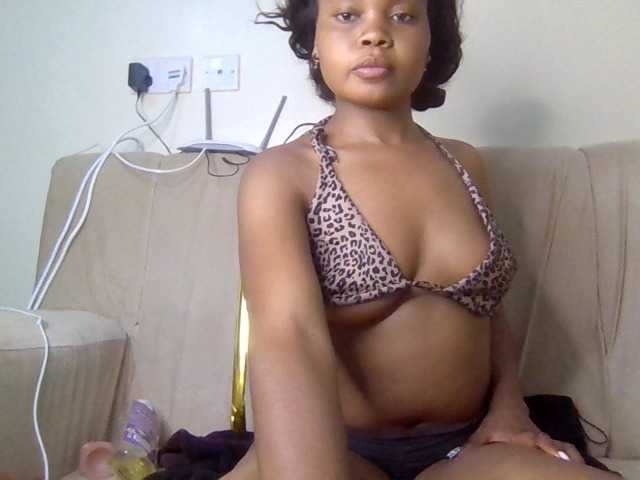 lovelybustybunny live cam preview