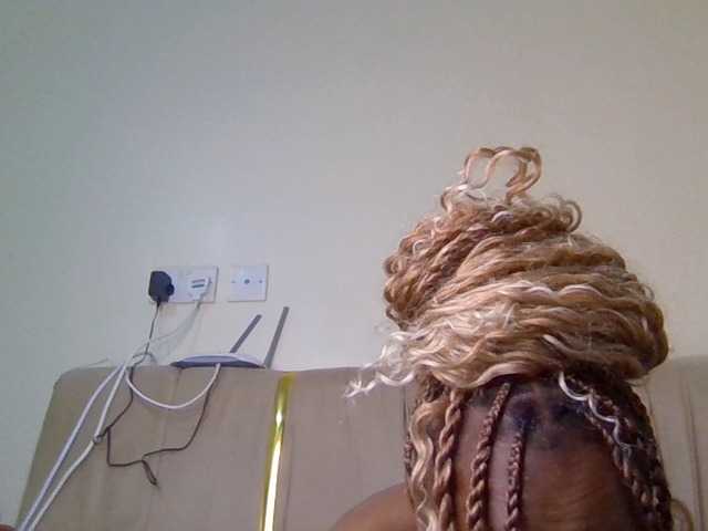 lovelybustybunny live cam on BongaCams